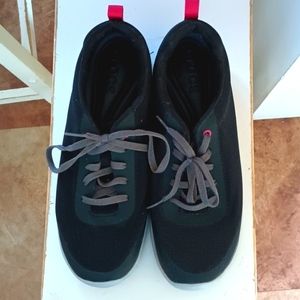 Crocs Busy Day sneakers, EUC, women's 10